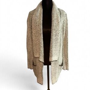 ✨ Cozy Knit Cream and White Cardigan by Vera Wang ✨